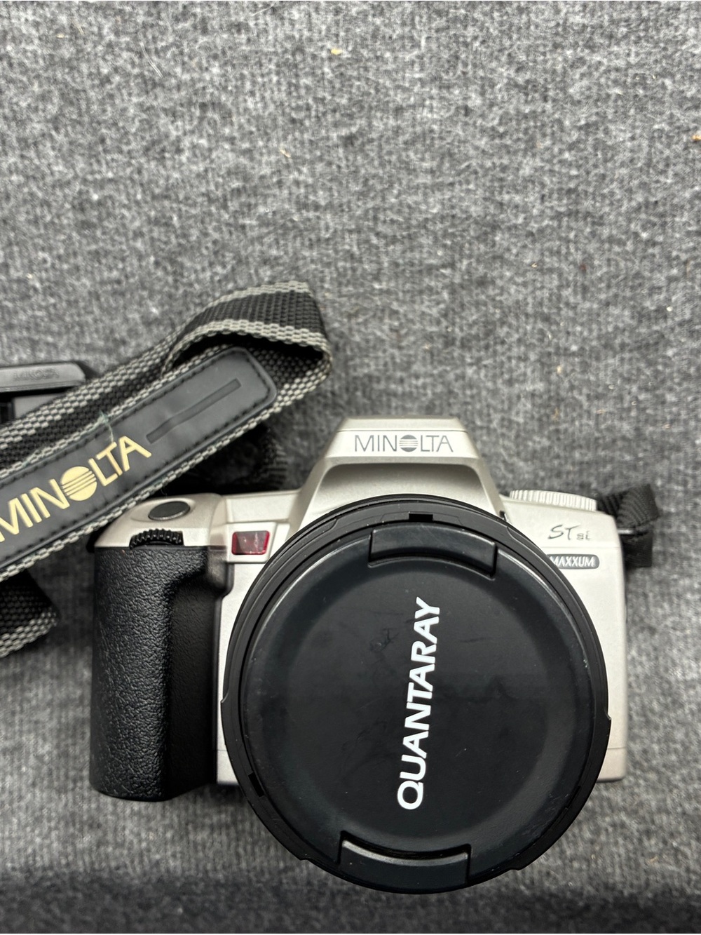 Minolta STsi Silver and Black SLR Film Camera with Quantaray Lens Cap